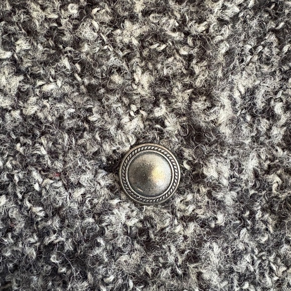 Weave of the Irish Boucle Charcoal Gray Wool Vest in Medium - Picture 3 of 4